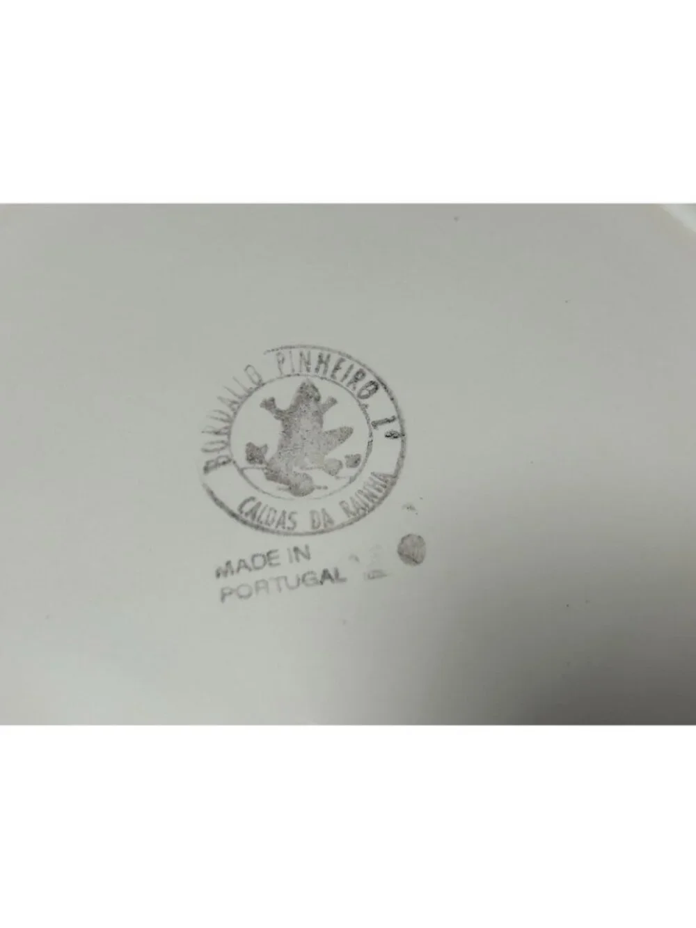 BORDALLO PINHEIRO White Cheese Tray Cake Plate Serving Platter 14.5